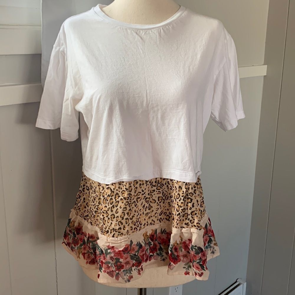 Twinset Milano tee shirt multi print ruffle hem sz small